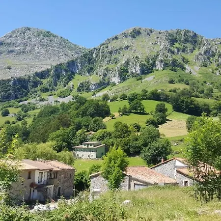 Chalet En La Montana Junto A 2 Rios En Cantabria 아파트