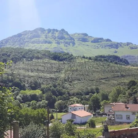 Chalet En La Montana Junto A 2 Rios En Cantabria 아파트