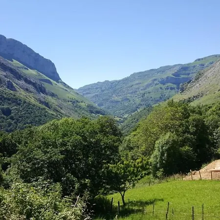 Chalet En La Montana Junto A 2 Rios En Cantabria 아파트 Arredondo
